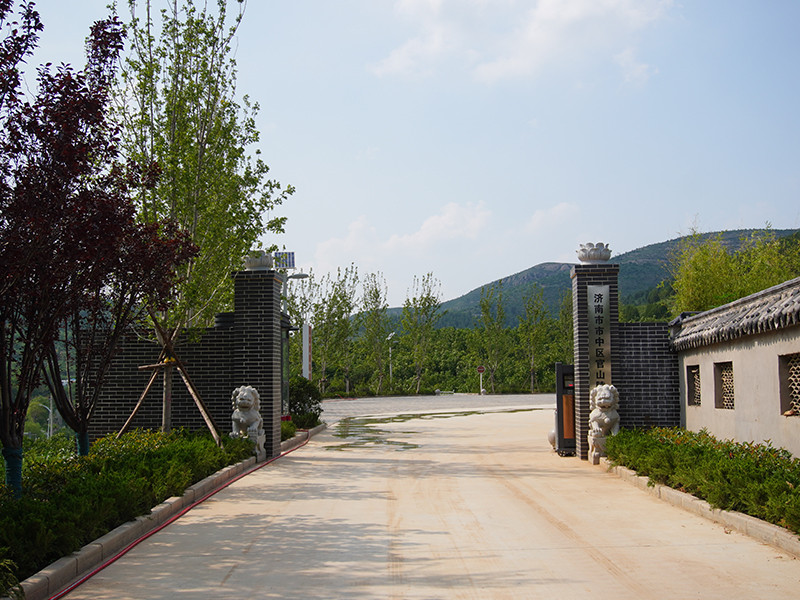 官山陵园环境