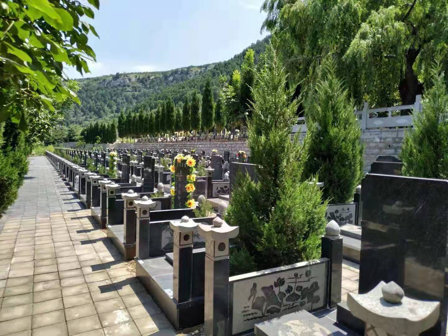 万佛园公墓景观之艺术墓区-北京公墓网