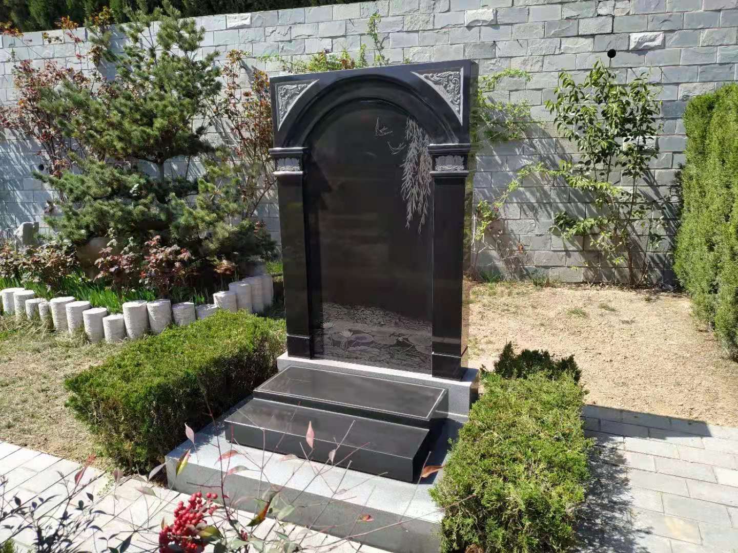 买多大墓地才最适合