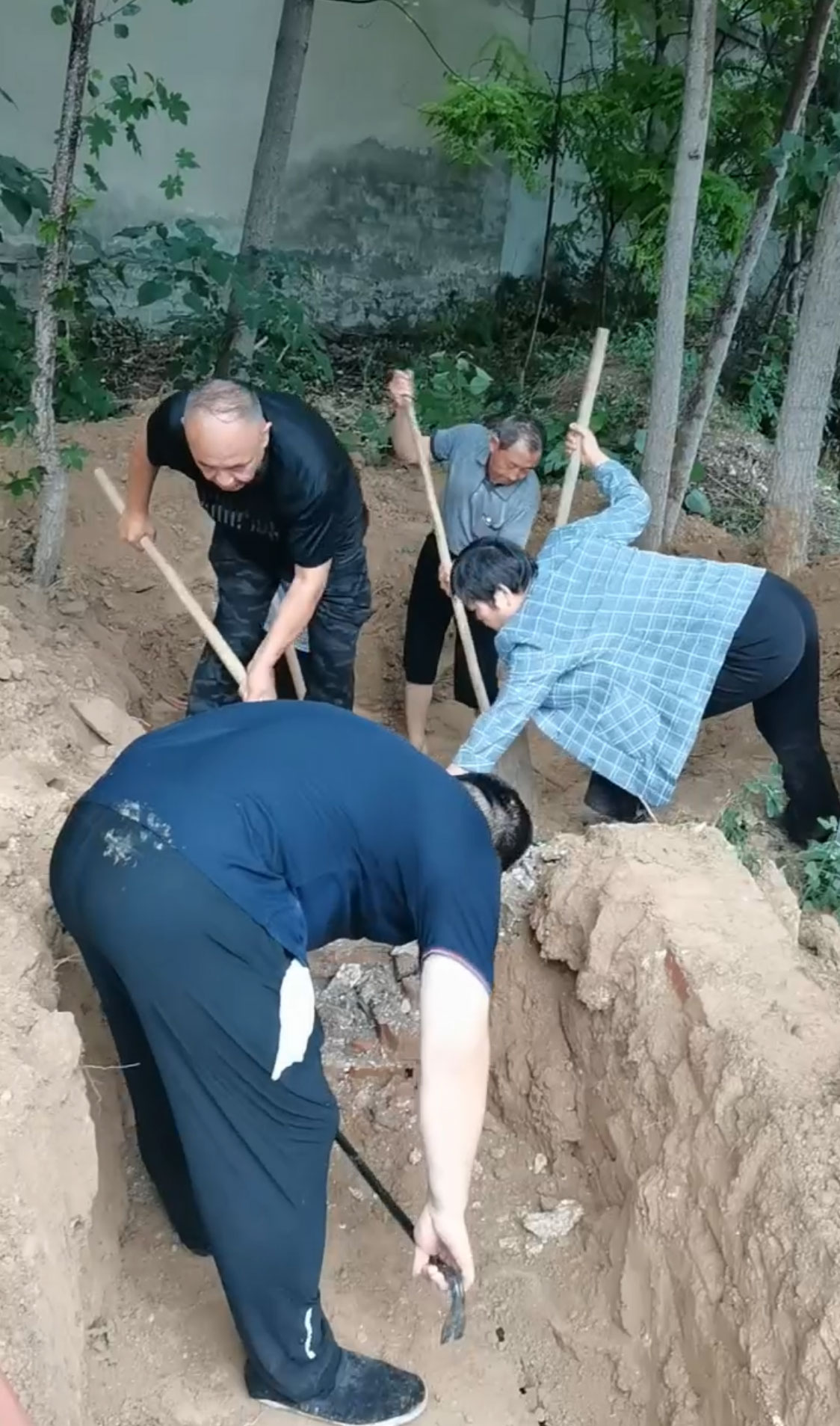 济南陵园网迁坟队伍