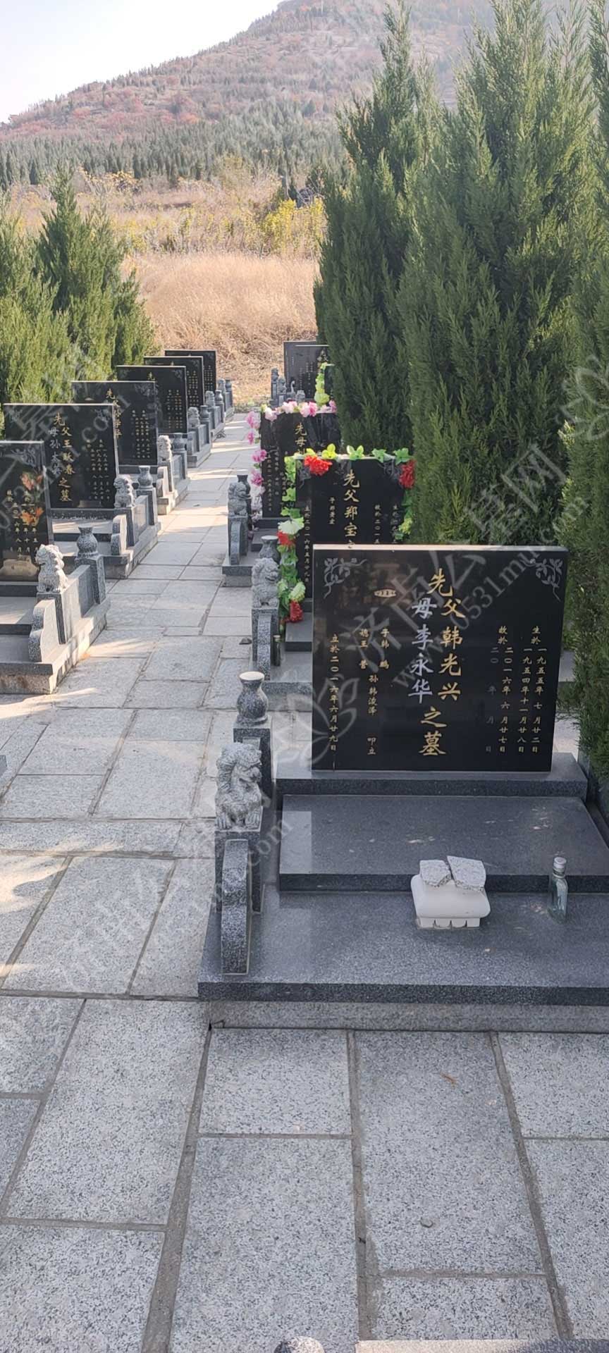 陵园配套设施对价格的影响 
