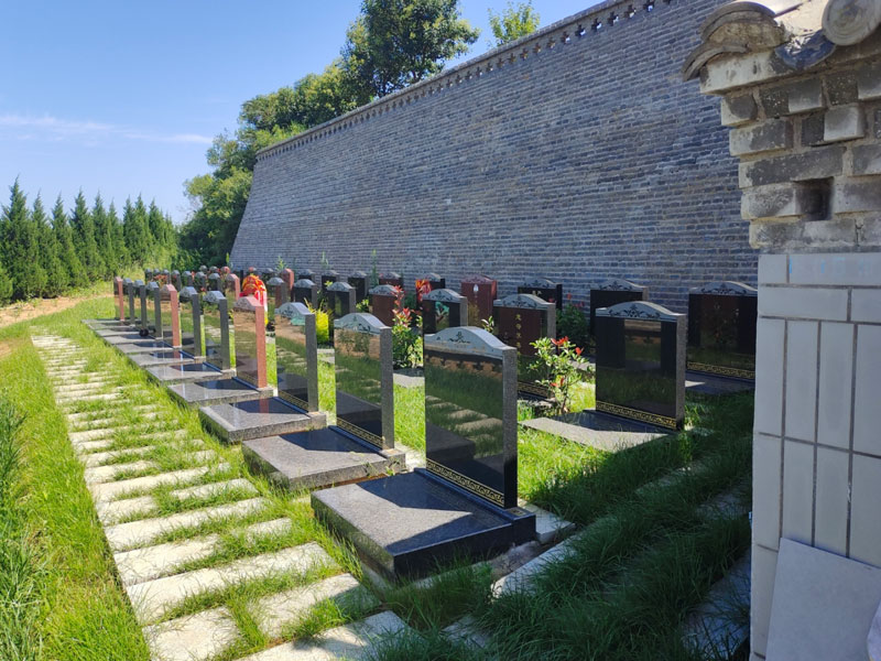 济南双峰山陵园东四区新园区