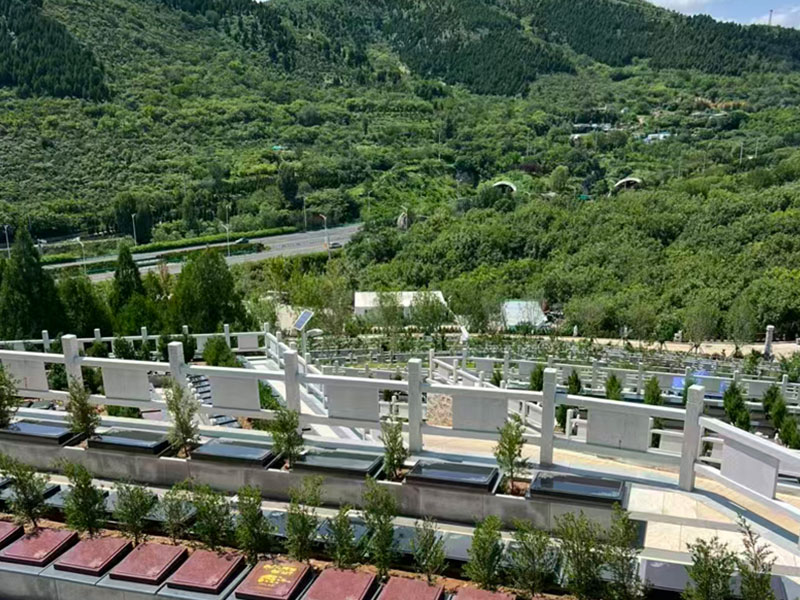 济南官山陵园.jpg