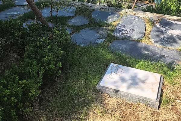 多子山陵园草坪葬