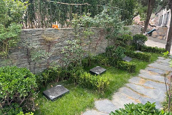 多子山陵园草坪葬 多子山陵园草坪葬