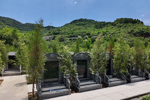宝兴山陵园 宝兴山陵园