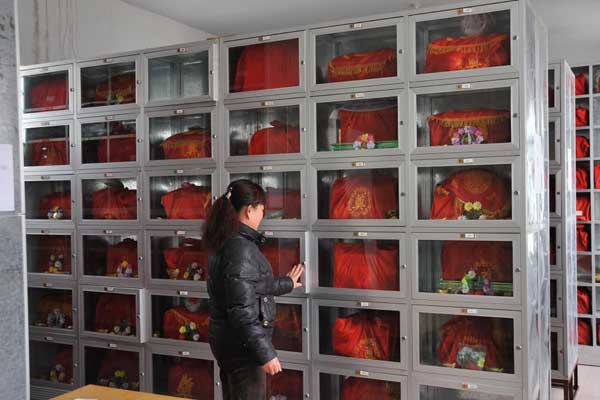 骨灰多年不下葬影响后代吗 骨灰多年不下葬影响后代吗