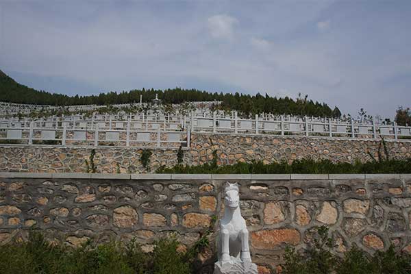 官山陵园安葬方式